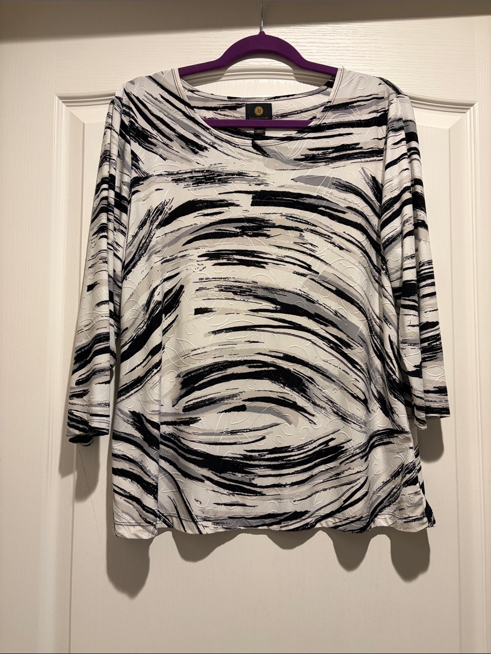 JM Collection Black & White Brushstroke Long Sleeve Top